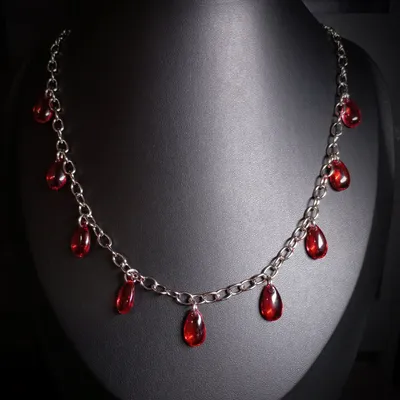 Collier Scarlet Row